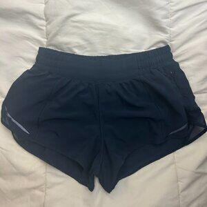 Lululemon Hotty Hot Low-Rise Lined Short 2.5" True Navy